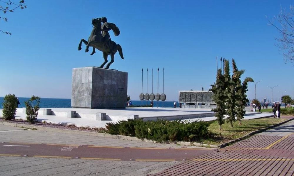 Απαγόρευση κυκλοφορίας: Έλεγχοι στην νέα παραλία στο Άγαλμα Μ. Αλεξάνδρου